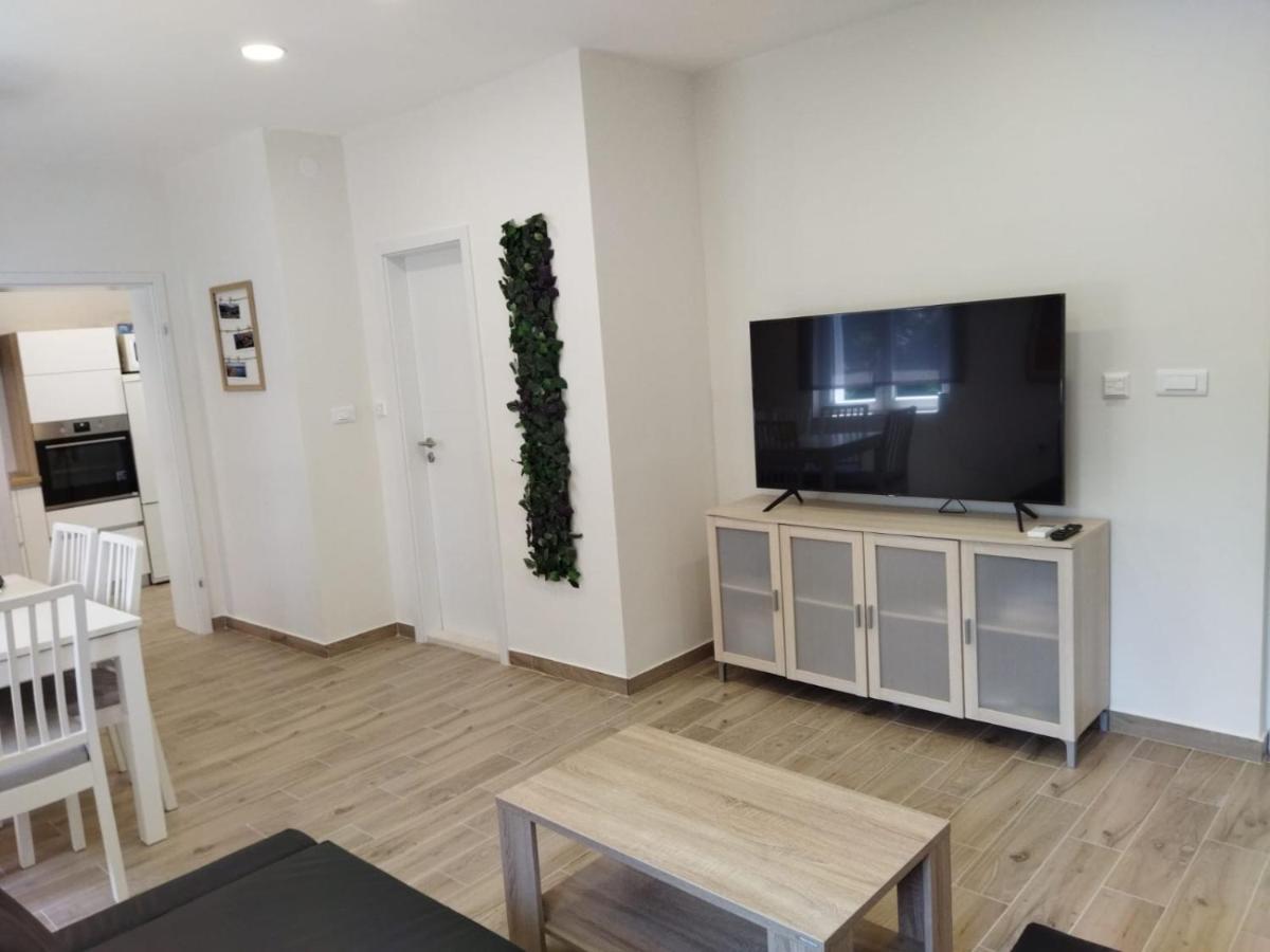 Teta Lidia Apartment Krilo Bagian luar foto